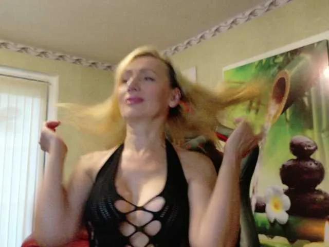 AngelikaMore — Ich mag Mnner mit guten Manieren die grozgig sind.  DAS macht mich an!