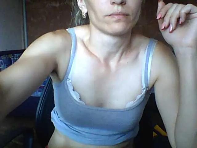 BabyLove4432 on BongaCams 