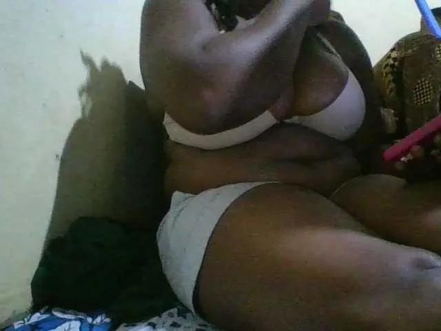 bigboobies2 on BongaCams 
