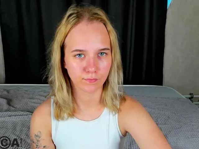 Casey-Sweeet on BongaCams