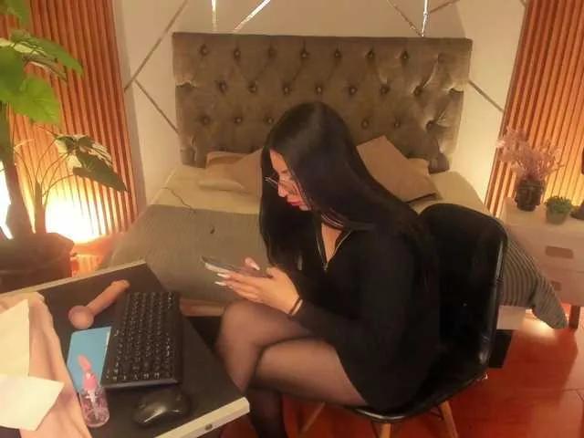 Chiaraa-Fiore on BongaCams