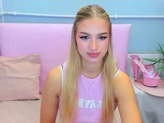 EvetteBody on BongaCams 