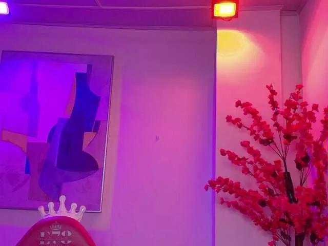 jenjen-purple on BongaCams 