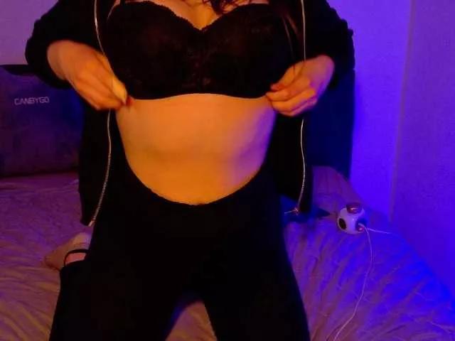 Jennasxy19 on BongaCams 