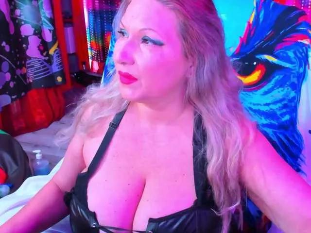 Lisabigtits on BongaCams