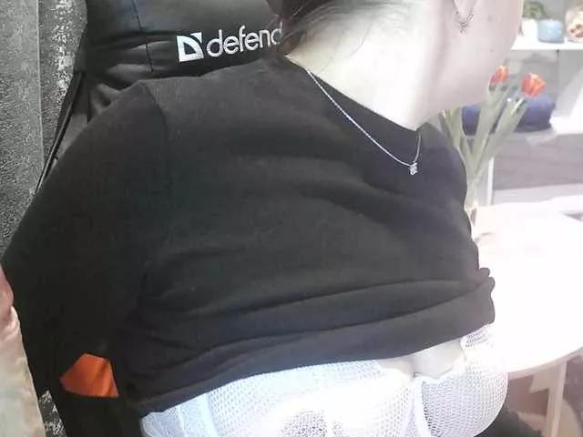 Niki233221 on BongaCams 
