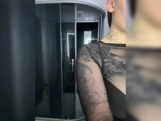 OriginalHOOLi on BongaCams