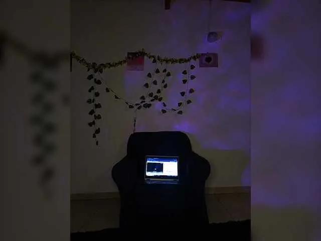 RabbitSnake — -- P.O.V. real, muy cerquita de vos
-- Mamada profunda, con saliva y gemidos
-- Squirt y orgasmos reales, sin apuro
-- Juegos de lengua bfida, lamiendo zonas sensibles
-- Cosplay, roleplay y travesuras interactivas