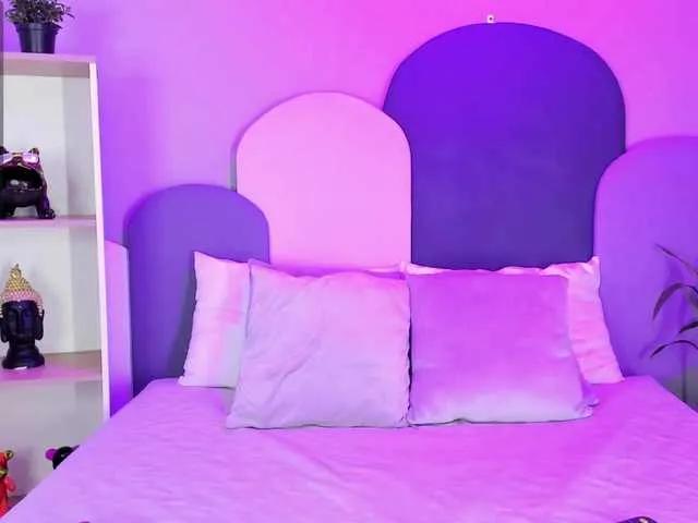 SophieGomez2 — I enjoy slow seduction, the complicity of a shared desire and the art of bringing pleasure to the limit. If you know how to cause a hurry and devour with desire, we may have something to explore together.