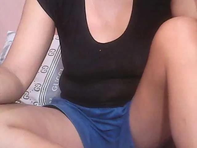 Yummyasian22 on BongaCams 