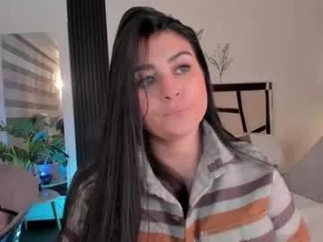 missbianca1 — Panty off + Play fingers  [121 tokens left] #latina #natural #squirt #bigclit #blowjob