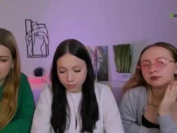 ruby_lay — GOAL: spank ass 3x [300 tokens remaining] Welcome to my room! #18 #c2c #blonde #pvt #smokers