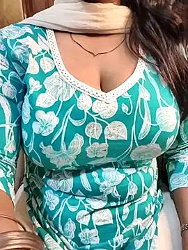 Anamika_Kapoor — Buy dream car