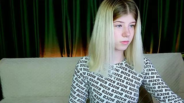 Bella_amory on StripChat 