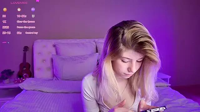 Bella_amory on StripChat 