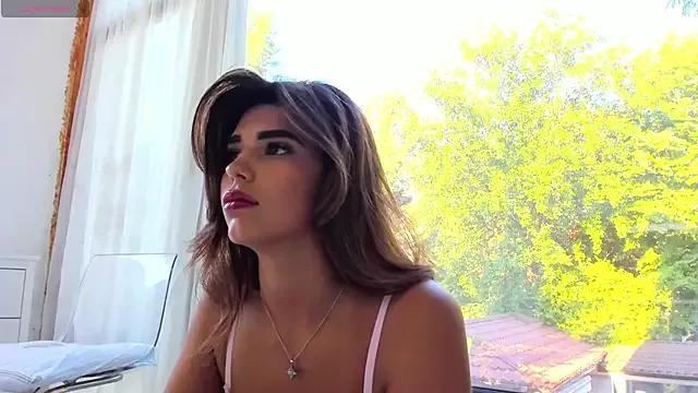 Bella_Posh on StripChat 