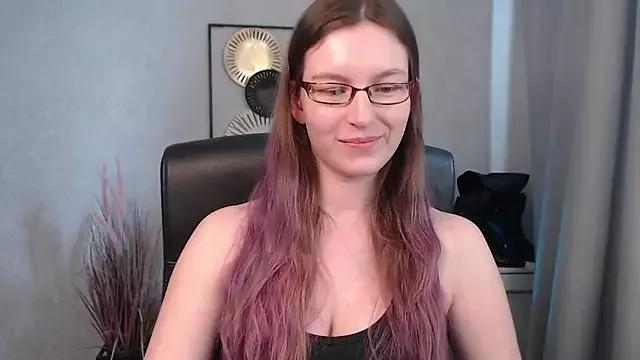 emmaxDelight on StripChat 