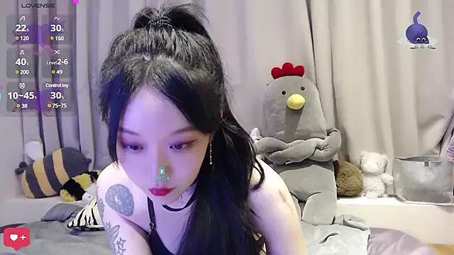 Etherealcat33 on StripChat 