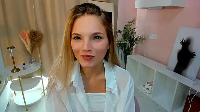 JulieLupo — Freechat on StripChat