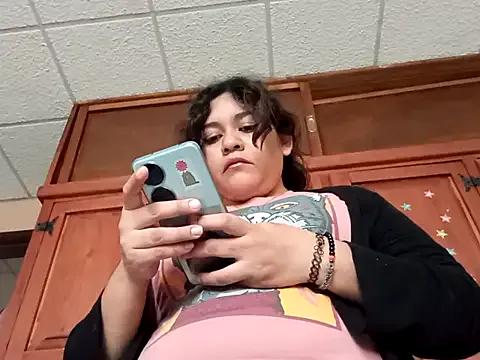 Kitty_WetXxX on StripChat 