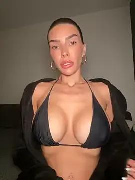 krissiswrld- on StripChat