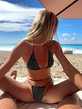 Lady_Liaa — SUCK DICK+ALL NAKED ON PUBLIC BEACH