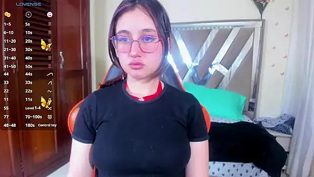 leyla_darly on StripChat 