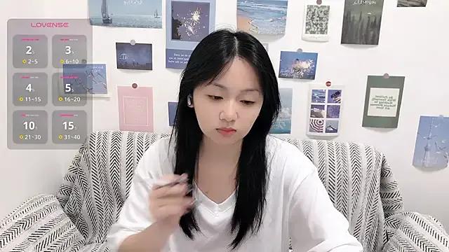 LiLiYbaby on StripChat 