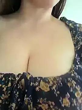 lilylove27 on StripChat 