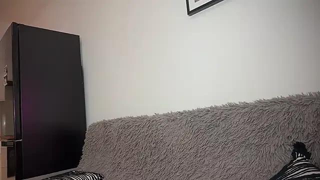 litlle_angelll on StripChat 