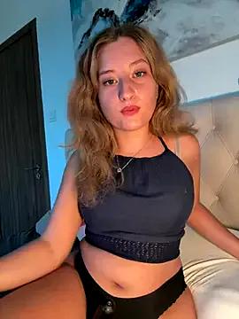 MileySummer on StripChat