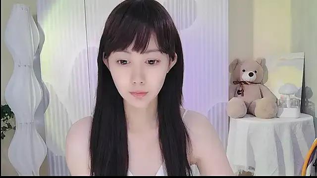 Nuan_Qi on StripChat 
