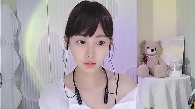 Nuan_Qi on StripChat 