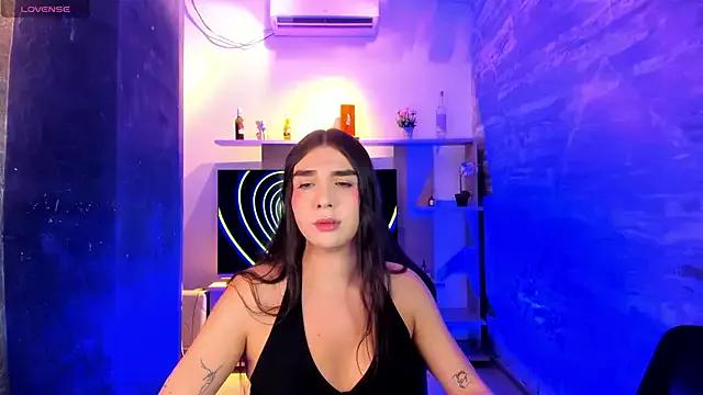 saracaball_ on StripChat 