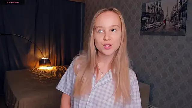 SoonMoor — fully open my shirt and show bra<3