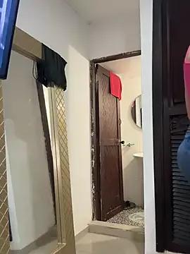 sweethoneytsx on StripChat 