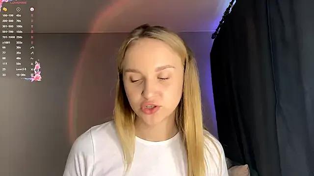 TanekaBoitel on StripChat