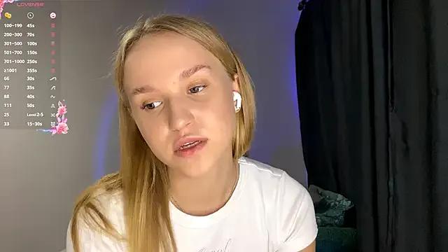 TanekaBoitel on StripChat