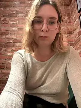 The_Snowwhitee on StripChat